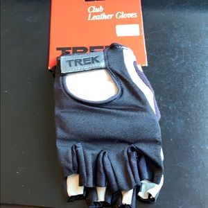 Trek biker gloves; no fingers; padded. Never used